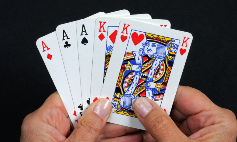 What is Four Cards Poker and How to Play it