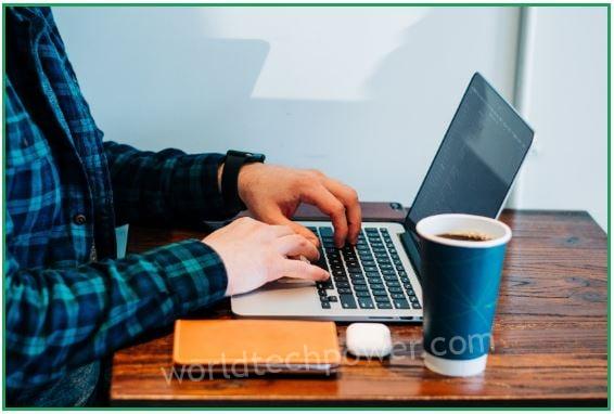An employee performing remote work. DIscover 6 cyber security risks posed by working from home