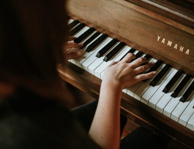 jordan whitfield BhfE1IgcsA8 unsplash scaled – Discovering Melodic Brilliance: Yamaha Pianos for Salef – World Tech Power